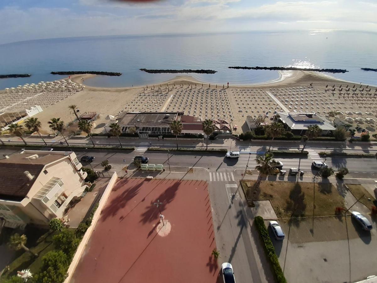 La Terrazza Sul Mare Διαμέρισμα Montesilvano Marina Εξωτερικό φωτογραφία